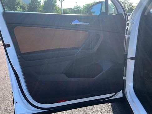 Used 2018 Volkswagen Tiguan SE w/ 3rd Row Seat Package AWD/4WD image 21