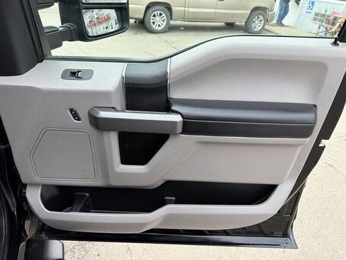 Used 2017 Ford F250 XLT w/ XLT Value Package image 21