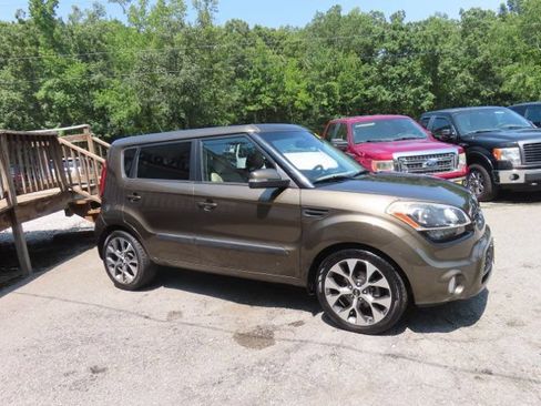 Used 2013 Kia Soul ! w/ Premium Pkg FWD image 5