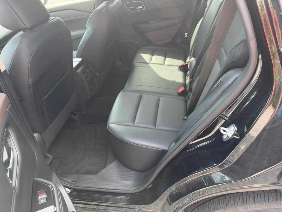 Used 2021 Nissan Rogue SV w/ Premium Package FWD image 13