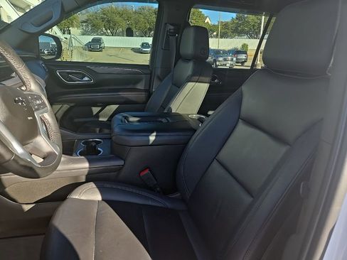Used 2023 Chevrolet Suburban Z71 w/ Luxury Package image 8