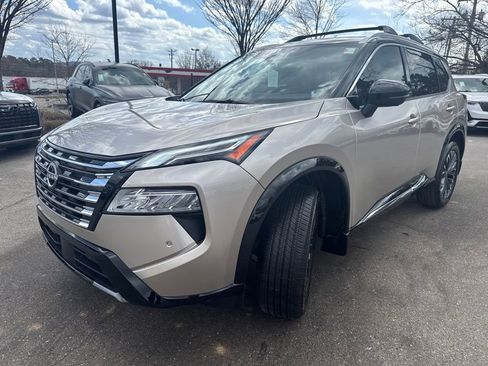 New 2026 Nissan Rogue Platinum w/ Platinum Premium Package image 3