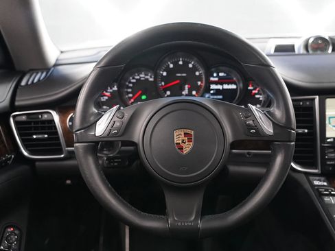 Used 2016 Porsche Panamera image 29