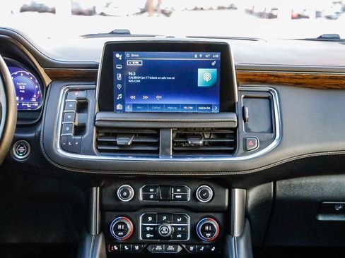 Used 2024 Chevrolet Suburban Premier image 14