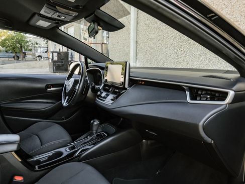 Used 2022 Toyota Corolla Hatchback image 15