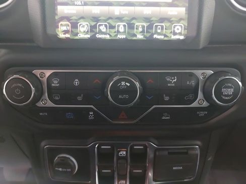 Used 2022 Jeep Wrangler Unlimited Sahara w/ Cold Weather Group image 20