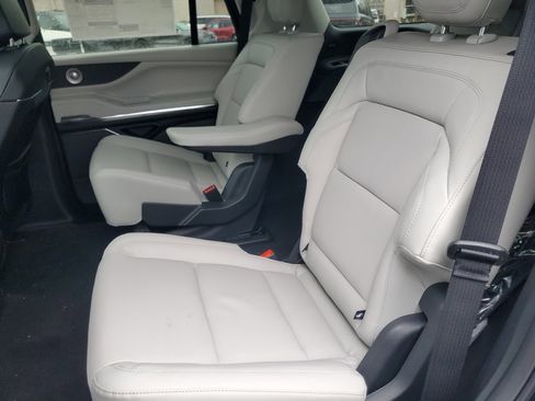 New 2026 Lincoln Navigator Reserve w/ Jet Appearance Package image 30