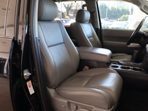 Used 2020 Toyota Sequoia Limited image 53
