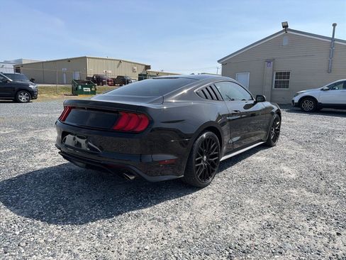Used 2018 Ford Mustang Coupe RWD image 5