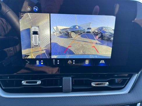 New 2026 Chevrolet Equinox LT w/ Convenience Package II FWD image 17