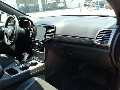 Used 2021 Jeep Grand Cherokee Laredo X AWD/4WD image 17