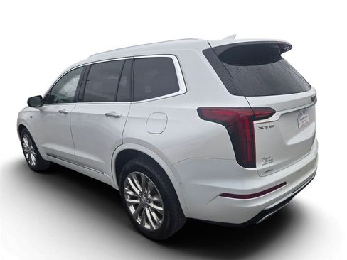Used 2023 Cadillac XT6 Premium Luxury w/ Platinum Package AWD/4WD image 3