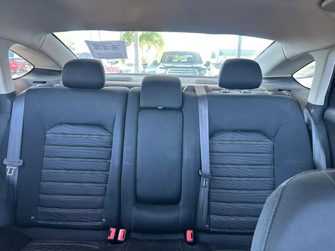 Used 2016 Ford Fusion SE FWD image 16