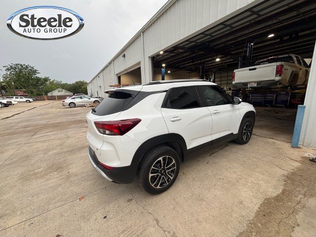 Used 2024 Chevrolet TrailBlazer LT FWD image 44