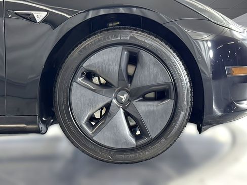 Used 2018 Tesla Model 3 Long Range RWD image 13