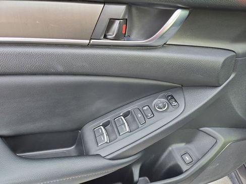 Used 2018 Honda Accord Hybrid image 15