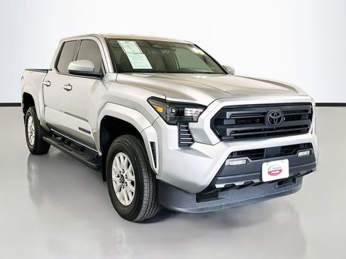 Used 2024 Toyota Tacoma SR5 RWD image 3
