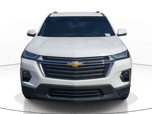Used 2023 Chevrolet Traverse LT AWD/4WD image 2