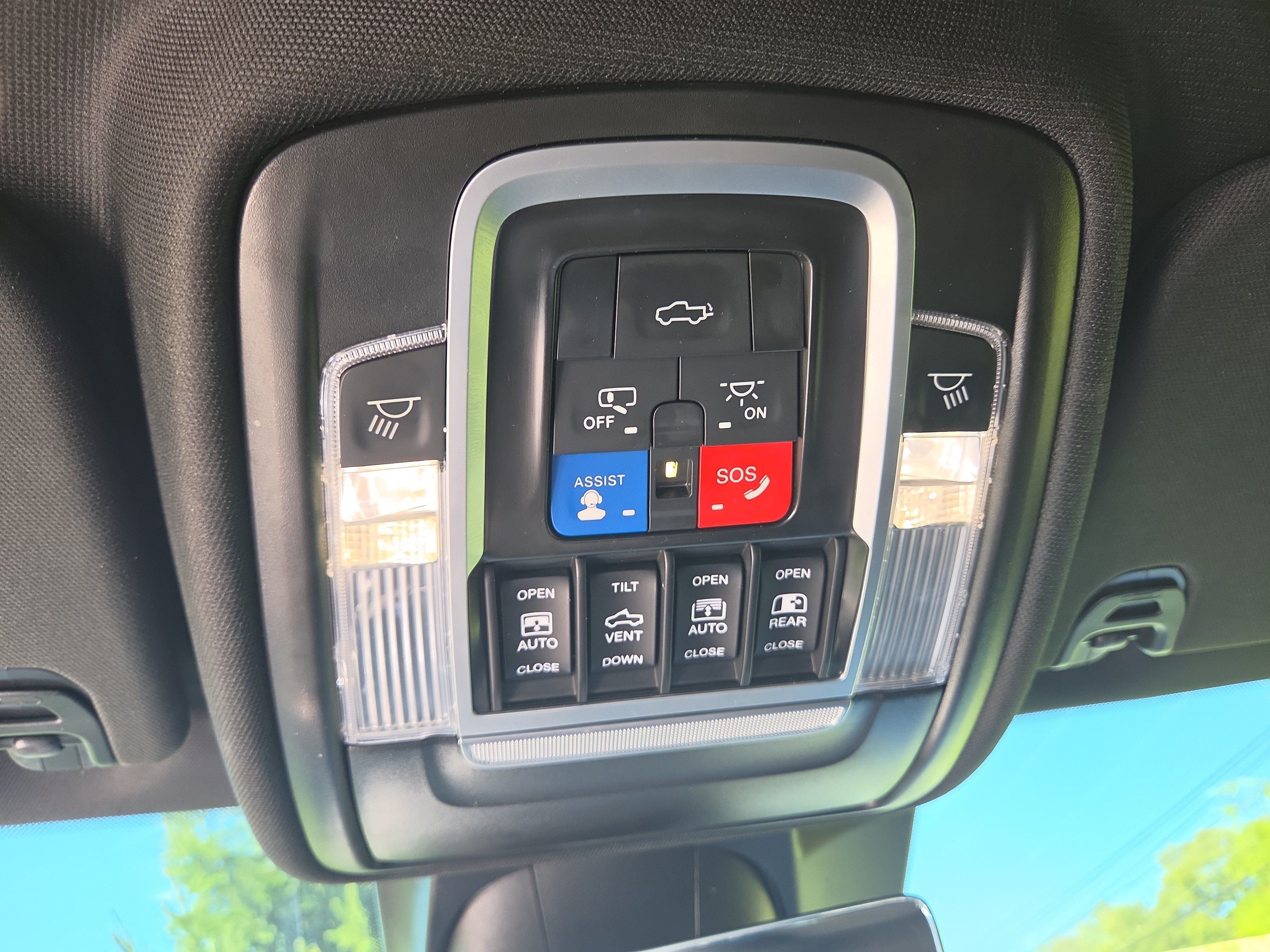 Used 2024 RAM 1500 Limited AWD/4WD image 10