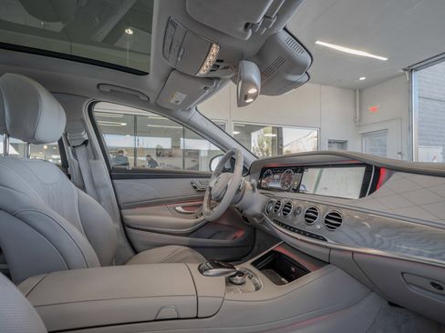 Used 2015 Mercedes-Benz S 550 Sedan image 17