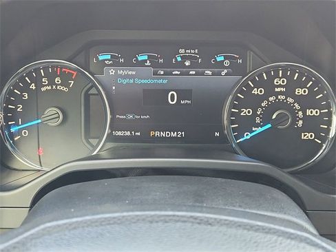 Used 2017 Ford F150 Platinum w/ Equipment Group 701A Luxury image 12