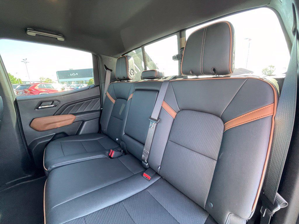 Used 2025 GMC Canyon AT4 w/ Nightfall Edition AWD/4WD image 25
