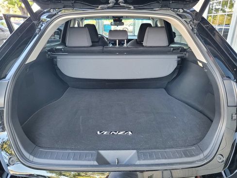 Used 2023 Toyota Venza LE AWD/4WD image 19