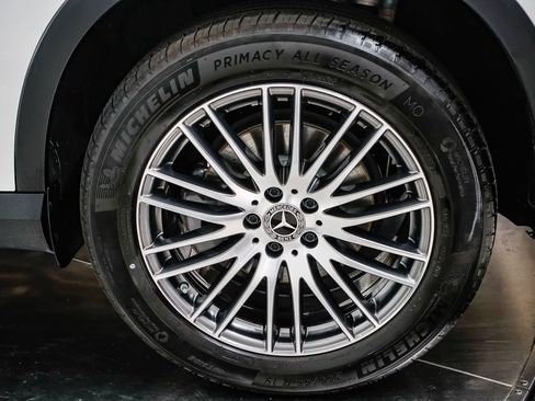 Used 2025 Mercedes-Benz GLC 300 image 10