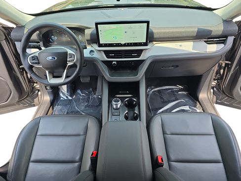 Used 2025 Ford Explorer Active w/ Active Comfort Package AWD/4WD image 9