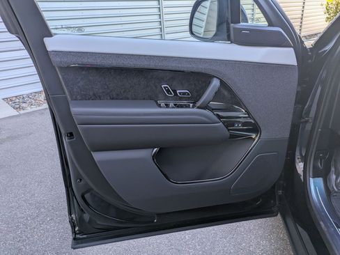 New 2026 Land Rover Range Rover Sport Dynamic SE AWD/4WD image 13