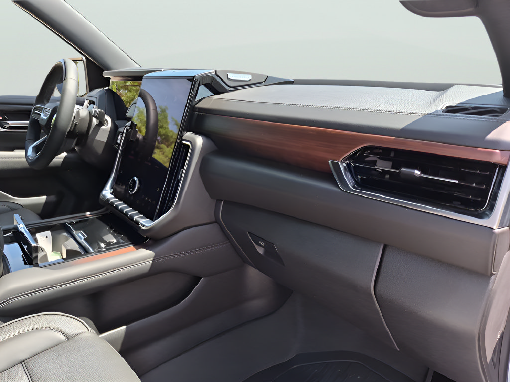 New 2026 GMC Yukon Denali w/ Advanced Technology Package AWD/4WD image 43
