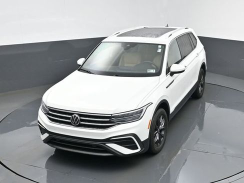 Used 2022 Volkswagen Tiguan SE AWD/4WD image 22