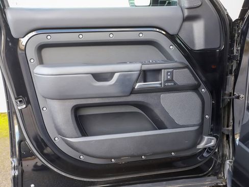 Used 2024 Land Rover Defender 110 V8 image 51