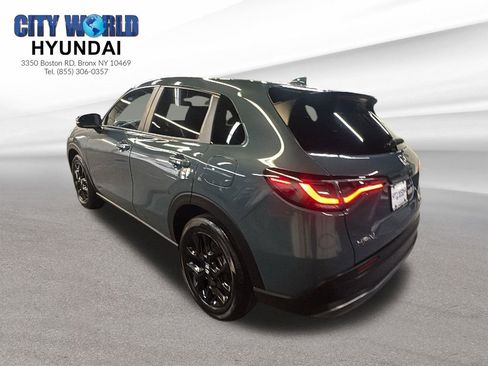 Used 2025 Honda HR-V Sport image 3