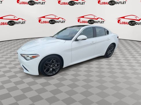 Used 2021 Alfa Romeo Giulia Ti w/ Active Assist 2 Package TI AWD/4WD image 4