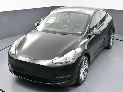 Used 2022 Tesla Model Y Long Range image 47
