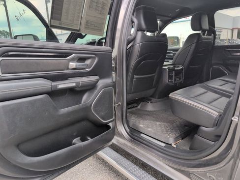 Used 2021 RAM 1500 Laramie w/ Sport Appearance Package AWD/4WD image 10
