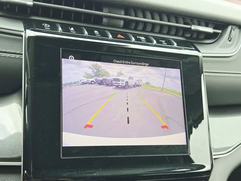 Used 2022 Jeep Grand Cherokee L Laredo w/ Luxury Tech Group I AWD/4WD image 31