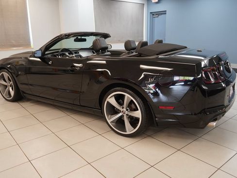 Used 2013 Ford Mustang GT Premium w/ Comfort Pkg RWD image 7