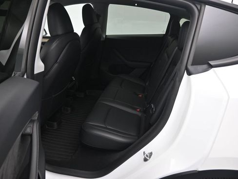 Used 2023 Tesla Model Y Long Range AWD/4WD image 15