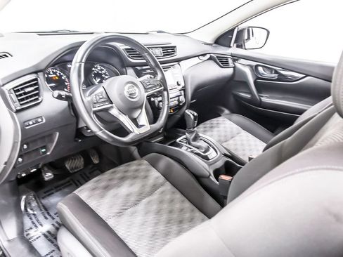 Used 2018 Nissan Rogue Sport SV w/ SV All-Weather Package FWD image 25