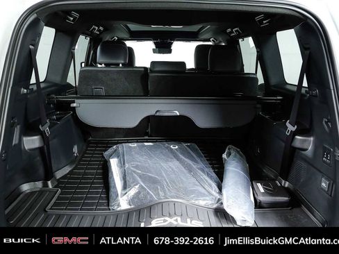 Used 2025 Lexus GX 550 w/ Accessory Package (2T) AWD/4WD image 32