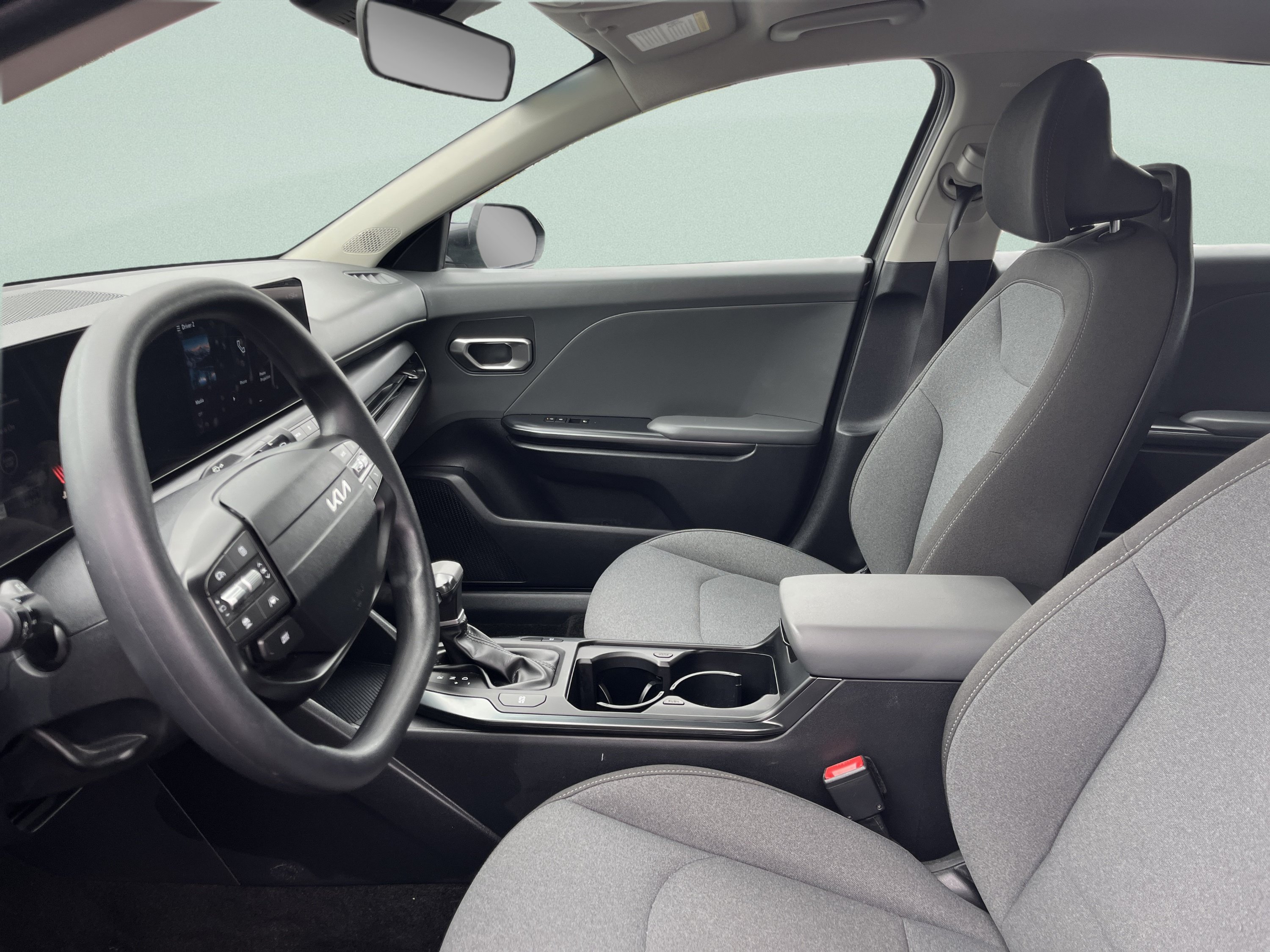 Used 2025 Kia K4 FWD image 12