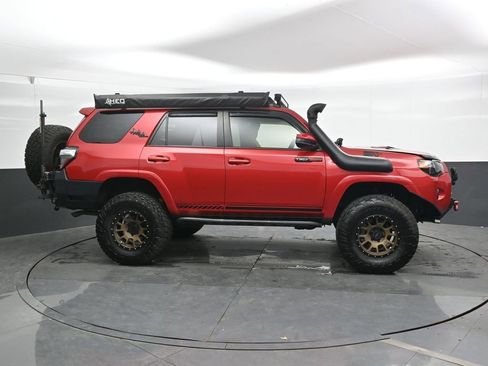 Used 2019 Toyota 4Runner TRD Off-Road AWD/4WD image 3