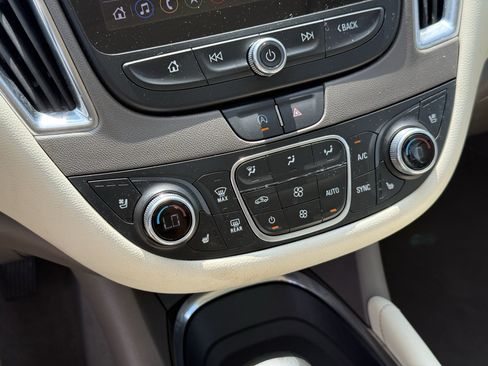 Used 2024 Chevrolet Malibu LT FWD image 22