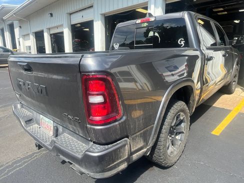 Used 2025 RAM 1500 Big Horn AWD/4WD image 11
