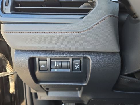Certified 2025 Subaru Forester Sport image 17