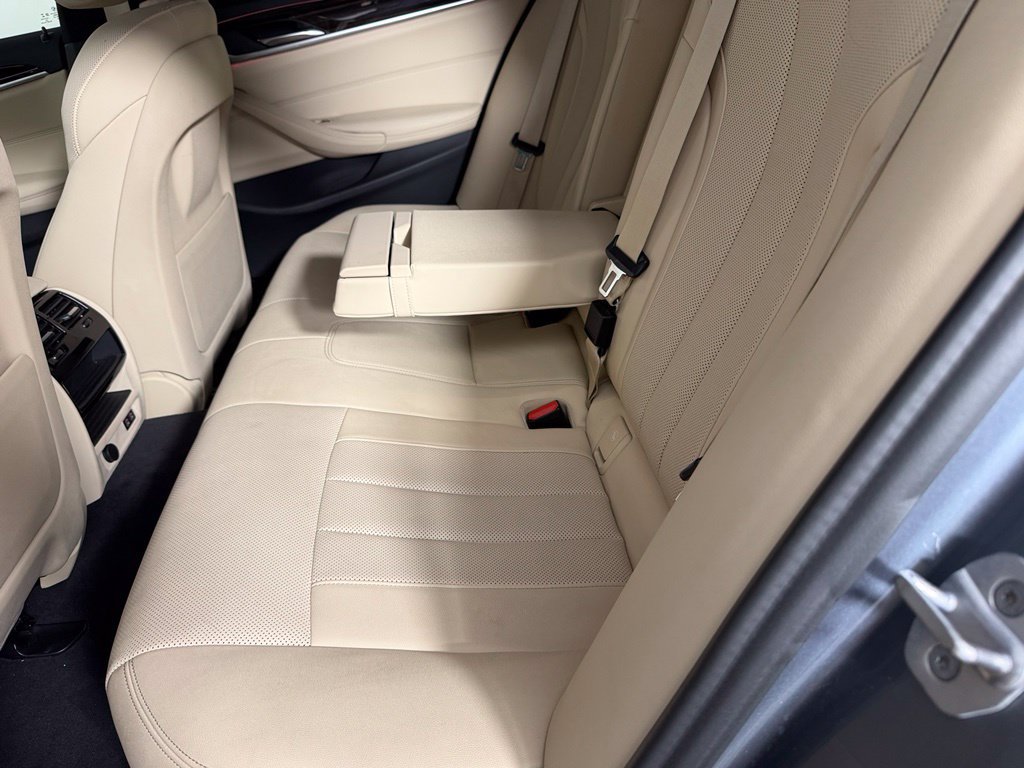 Used 2021 BMW 530i w/ Convenience Package RWD image 20