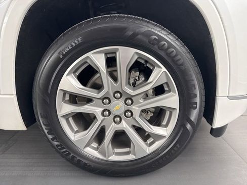 Used 2021 Chevrolet Traverse Premier image 11