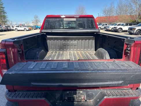 Used 2021 GMC Sierra 1500 Elevation w/ Preferred Package AWD/4WD image 9